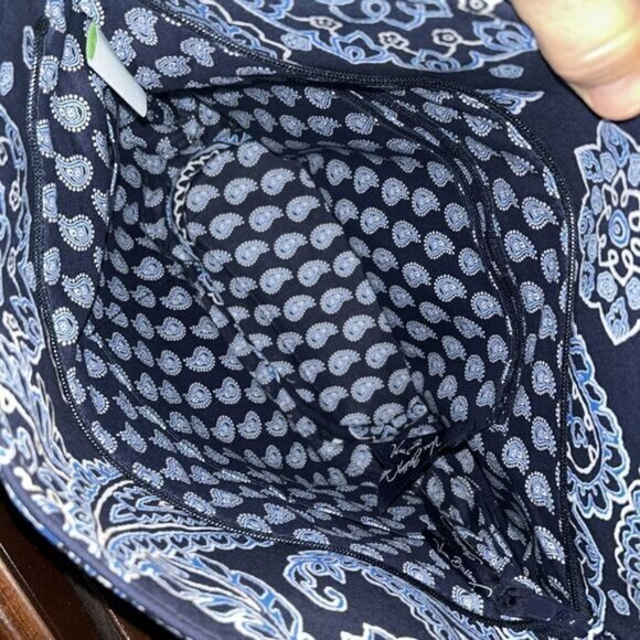 Vera Bradley Quilted Glenna Blue Bandana - Picture 2 of 7